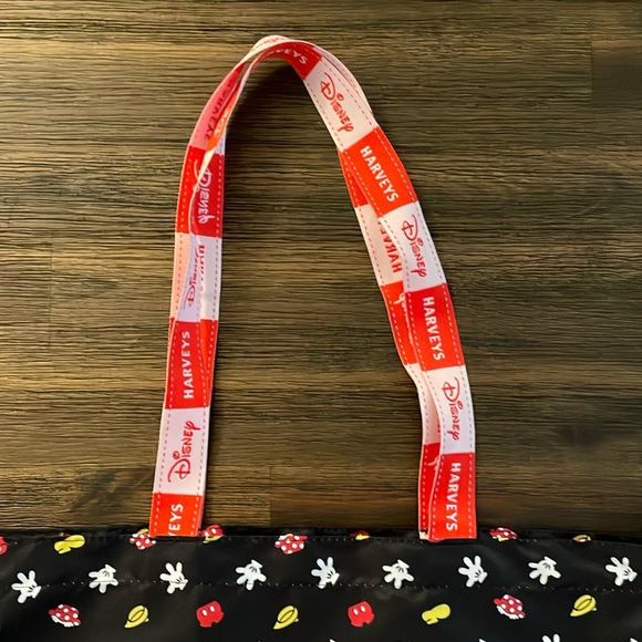 Harvey’s Seatbelt Bag Love You to Pieces Mickey Minnie & Mouse Shopper Tote - Picture 3 of 12
